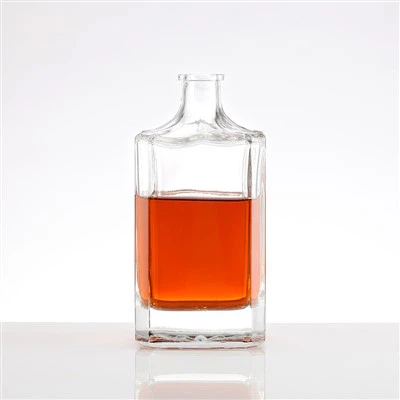Profesionalus kvadratinis degtinės 750 ml butelis